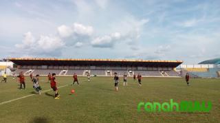 Penyisihan terakhir sebelum semi final, Empat klub ini berlaga seru di Stadion olahraga Rumbai